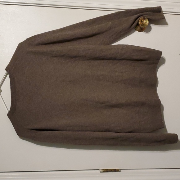 Bloomingdale's men's L brown V-neck cashmere sweater - Picture 4 of 5